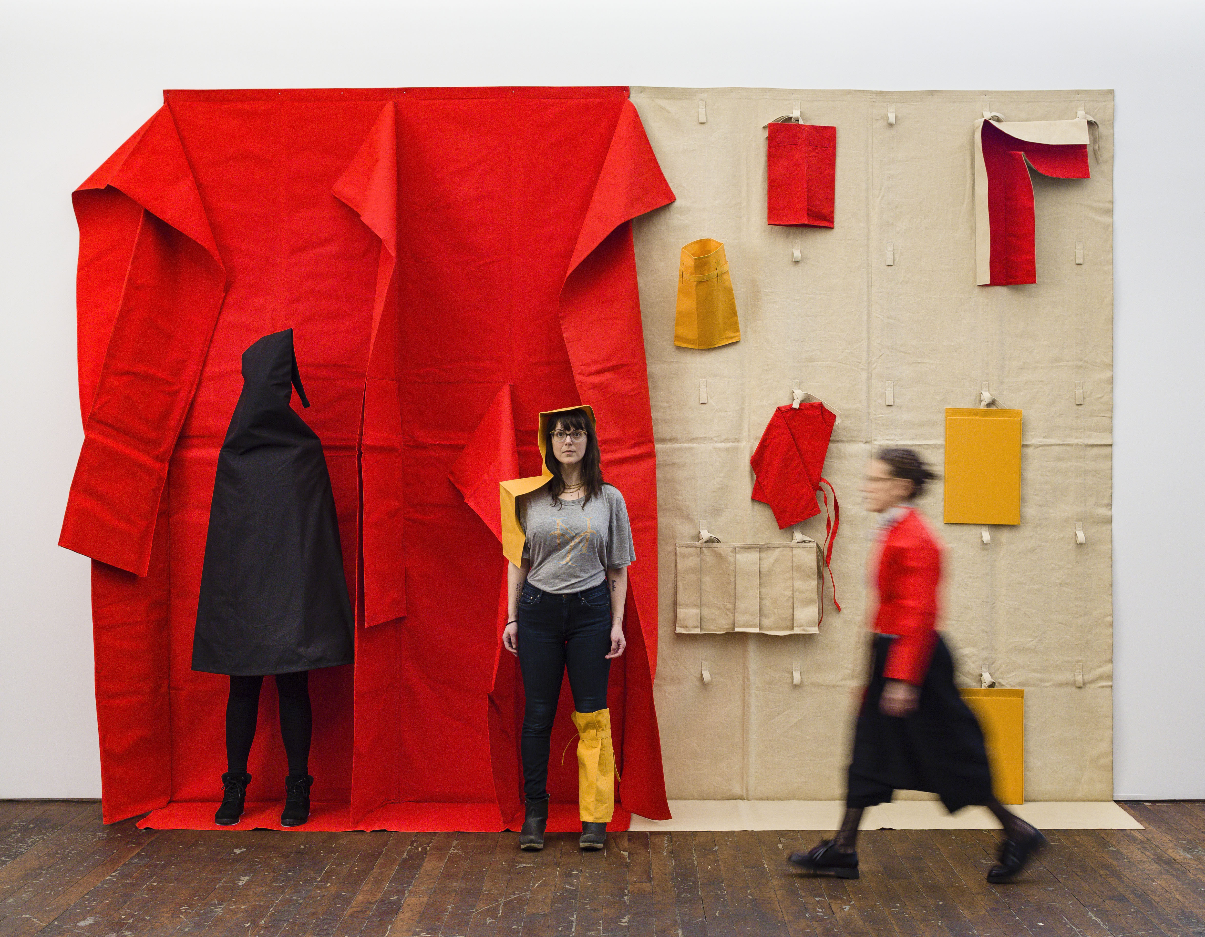 My Body Is a Pen: Franz Erhard Walther's Drawings in Space - Mana